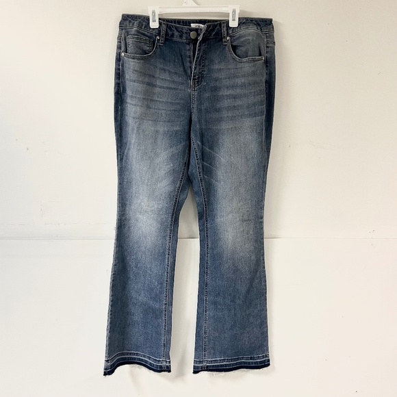 A Beautiful Soul Denim - A Beautiful Soul Stretch Flare Raw Hem Size 14